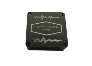 ความหน่วงแฝงต่ำ Push To Talk 9W 2500MHZ COFDM Transceiver RS232